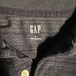 Gap Men’s Golf Shirt, Size Medium